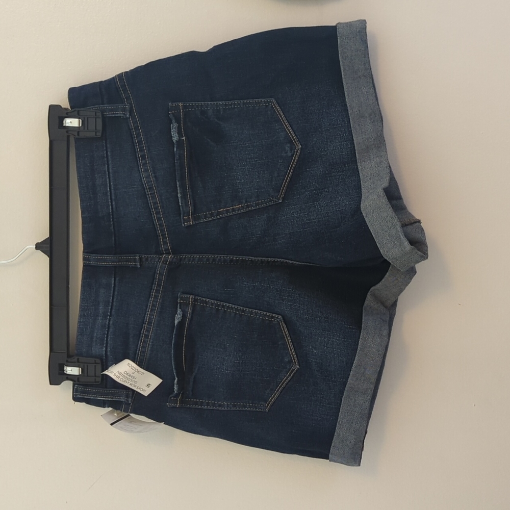 NWT Dark wash denim  "Curvy Mom" Shorts - Picture 2 of 8